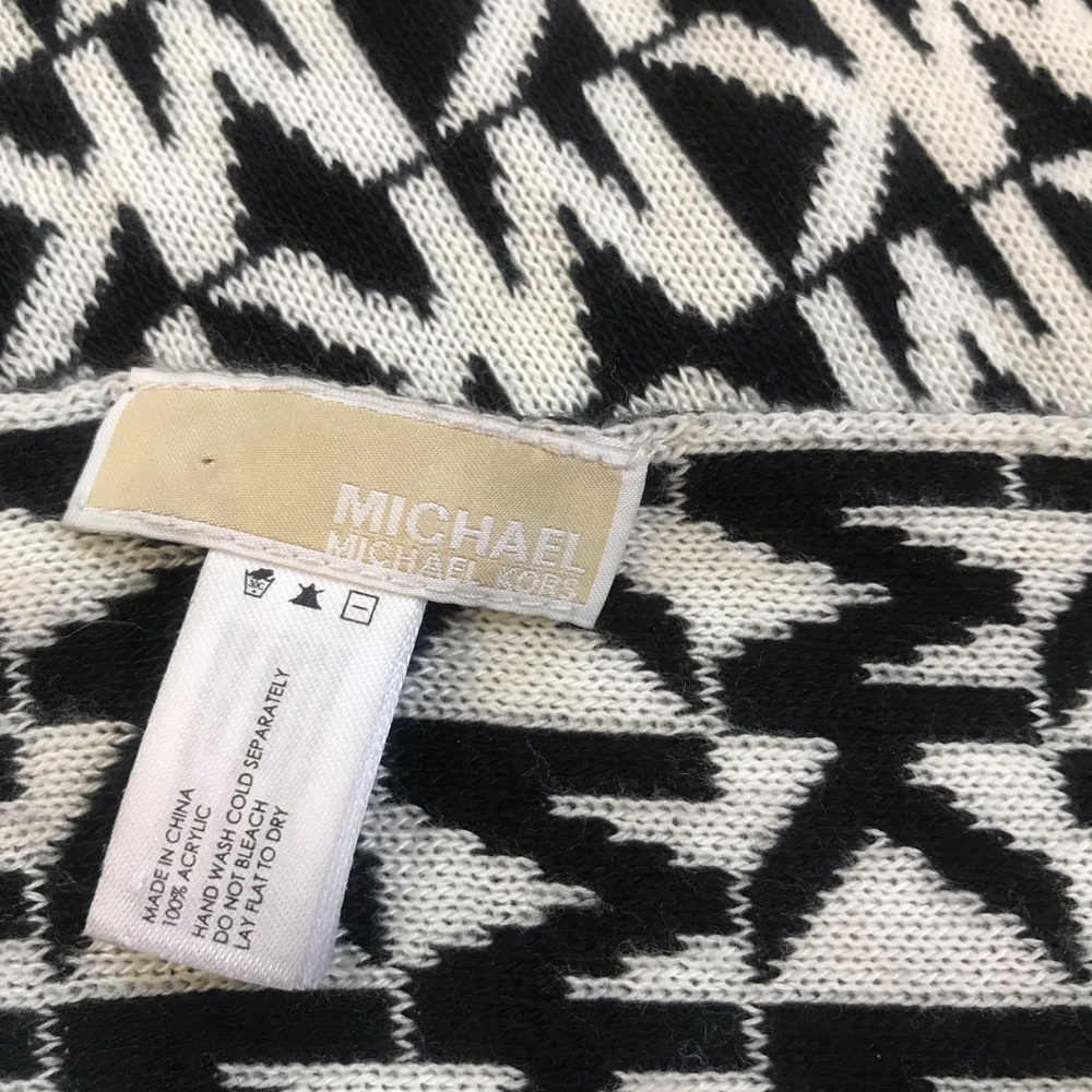 Scarf - Picture 3 of 3